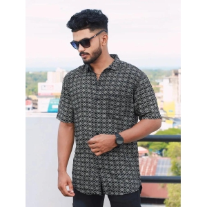 Men Regular Fit Rayon Printed Half Sleeve Casual Shirt-Satin / L