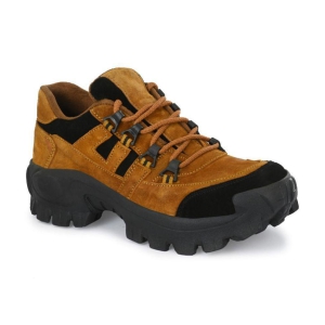 Bucik Tan Mens Trekking Shoes - None