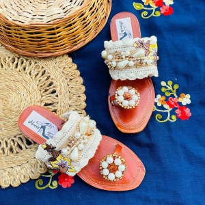 boho-bossy-kolhapuri-slippers-41