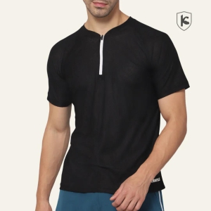 Half Zip Breezy T-shirt Black-Medium / Black