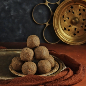 Sunnundalu/ Urad dal Laddu-800 gm