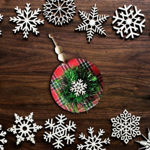 tassel-and-snow-flake-christmas-hanging-ornament