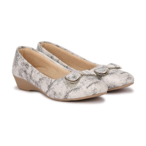 Commander - White Women's Casual Ballerinas - None