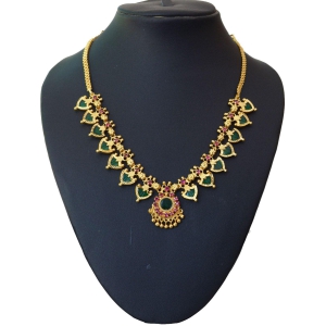 Itscustommade Green palakka necklace with 14 palakka