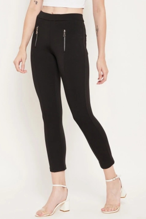 women-black-solid-skinny-fit-jeggings