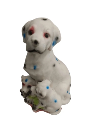 charming-dog-family-with-attached-small-puppies-for-home-decor-and-gift-giving-cute-labrador-figurine