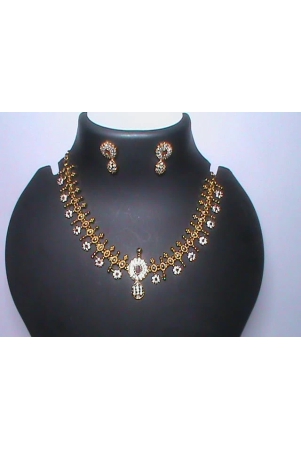 stunning-gold-plated-necklace-set-with-white-stones