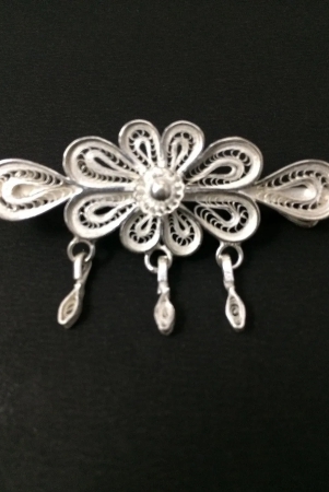 silver-hair-clip