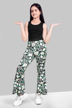 Green and Black printed Flared jeggings - None