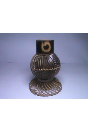 handcrafted-bamboo-flower-vase