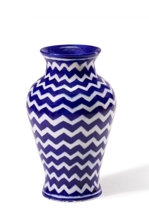 blue-pottery-flower-vase-zig-zag-pattern-75-inch-