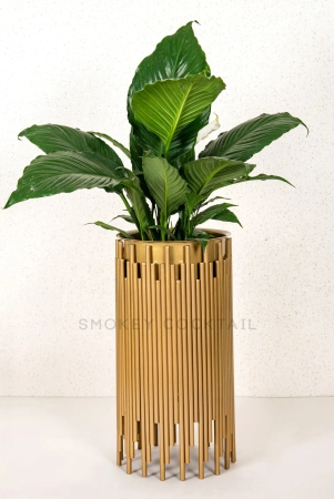 european-metallic-planter