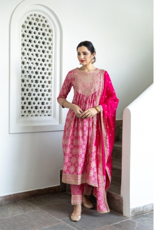 women-pink-muslin-nyara-cut-a-line-kurta-trouser-dupatta-fancy-potli-set-m-pink