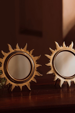 mihir-sun-shaped-aranmula-kannadi-metal-mirror-with-back-stand-35-inch