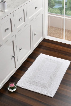 frame-bathmat-white