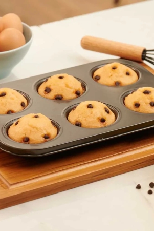 non-stick-cupcake-mould