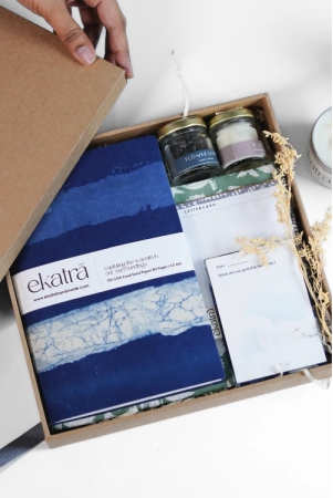 sustainable-gratitude-hamper-by-ekatra-indigo-stripes