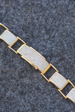 venus-gold-diamond-loose-bracelet