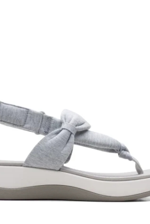 arla-nicole-light-grey