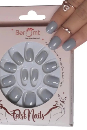 short-glossy-nails-nail-kit-included-dim-gray