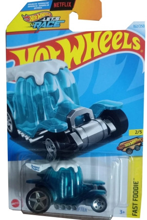 hot-wheels-2024-mainline-dessert-drifter-roars-in-electric-blue