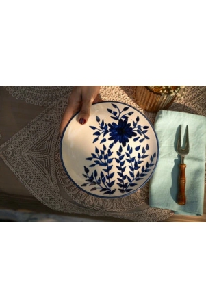 blue-pottery-quarter-plate-set