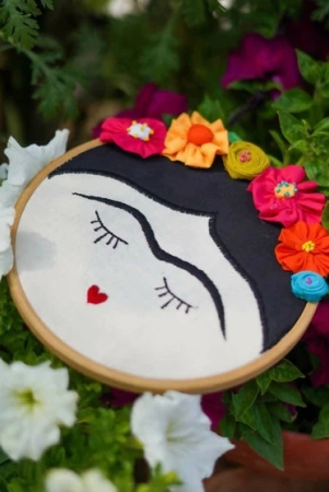 frida-face-embroidered-wall-hanger