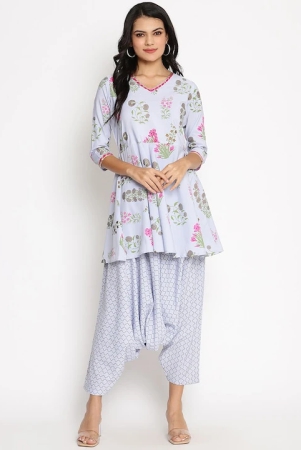 women-blue-floral-printed-panelled-kurti-with-harem-pants