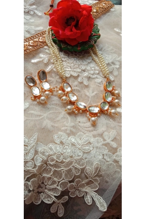 pearl-crystal-jewellery-set-with-earrings