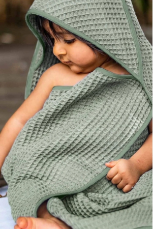 whitewater-kids-unisex-organic-waffle-hooded-towel-set