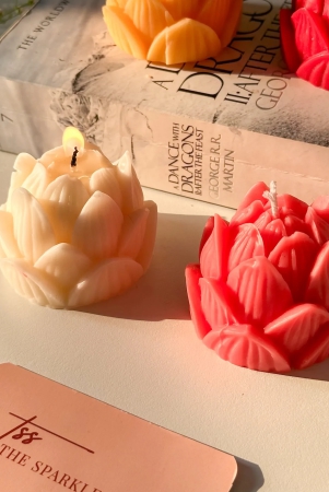 scented-soy-wax-candle-lotus-single-white