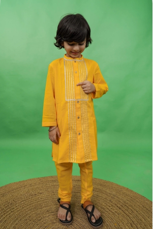 boys-kurta-set-gotapatti-yellow-9y