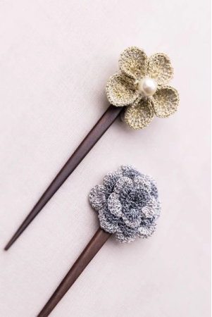 metallic-thread-flowers-hair-stick-pair