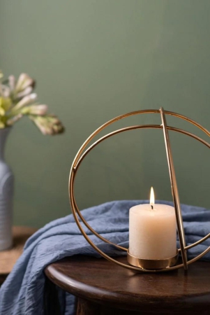 geometric-round-candle-stand