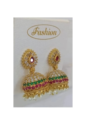 gold-plated-kundan-and-pearl-jhumka-earrings