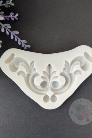 antique-carved-head-silicon-mould