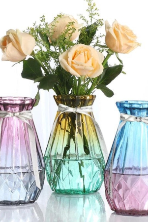 vibrant-glass-flower-vase-ombre-without-ribbon