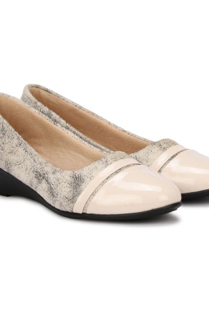 ishransh-beige-womens-casual-ballerinas-none