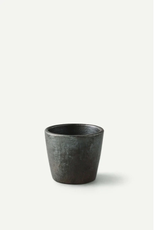 ikai-asai-longpi-succulent-black-planter