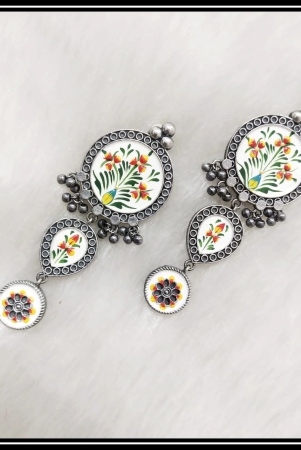 white-tulips-of-kashmir-flower-dangler-earrings