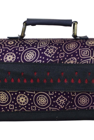 garvi-gurjari-a-gujarat-govt-enterprise-handcrafted-kutchi-leather-sling-box-bag-ggcmlbb18