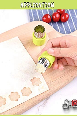 magnusdeal-16pcs-stainless-steel-bread-sandwich-cutter-fruit-cutter-stamp-embossing-mold-cookie-cutters-vegetable-cutters-for-kids-fun-cooking-diy-baking-kitchen-tool