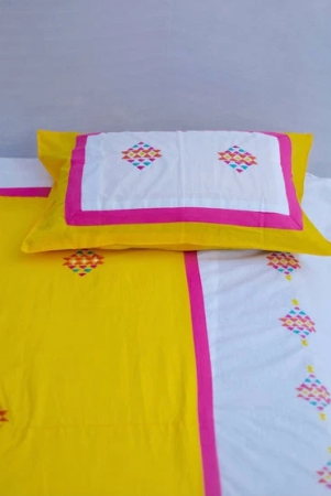 barfi-embroidered-bedsheet