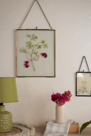 a-hanging-photo-frame