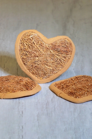 vetiver-natural-loofah-for-bathing-bathing-scrubber-