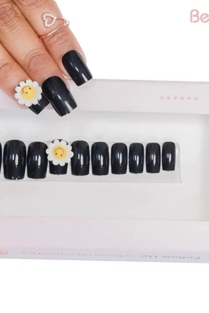 teenage-girl-nails-nail-kit-included-black-printed