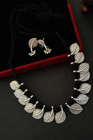 binnis-wardrobe-silver-plated-and-black-leaf-shaped-antique-jewllery-set