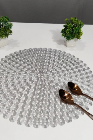 round-zig-zag-laser-cut-dining-mat-set-of-6-silver