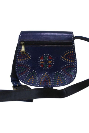 garvi-gurjari-a-gujarat-govt-enterprise-handcrafted-kutchi-leather-sling-bagggcmlbb26