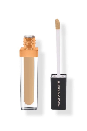 Manish Malhotra Concealer + Makeup Blender